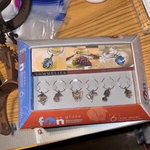 Fun On Glass Sommelier Wine Charms 6 Piece Set Drink Marker card game opener 3pc